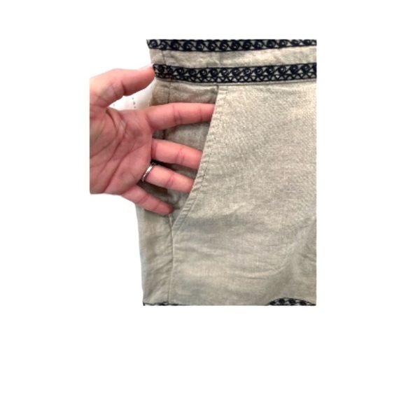 🌺LOFT Linen Embroidered Romper in Khaki Linen Size 4🌺 - Picture 5 of 7